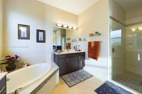 Casa en venta en Port St. Lucie, Florida, 3 dormitorios, 305.83 m2 № 1863113 - foto 16