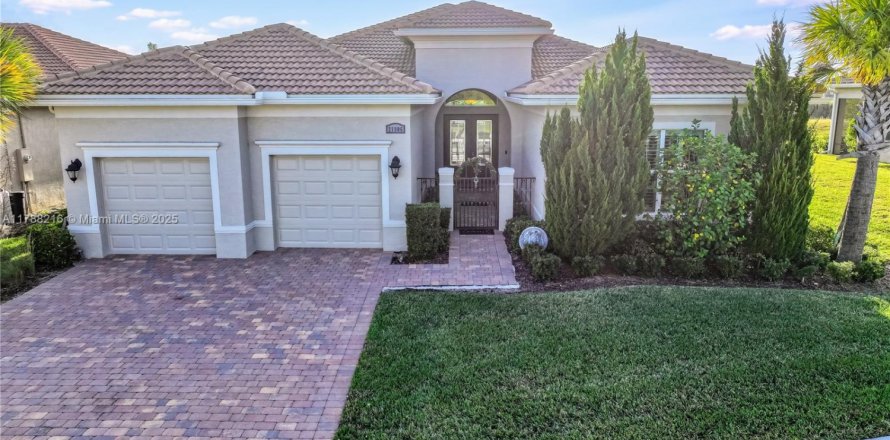 Casa en Port St. Lucie, Florida 3 dormitorios, 305.83 m2 № 1863113
