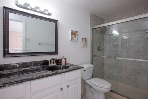 Condo in Davie, Florida, 2 bedrooms  № 2056413 - photo 13