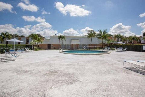 Condo in Davie, Florida, 2 bedrooms  № 2056413 - photo 16
