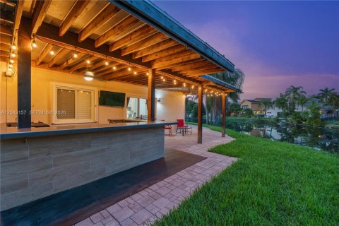 House in Plantation, Florida 4 bedrooms, 183.67 sq.m. № 2189987 - photo 27