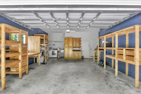 House in Plantation, Florida 4 bedrooms, 183.67 sq.m. № 2189987 - photo 22