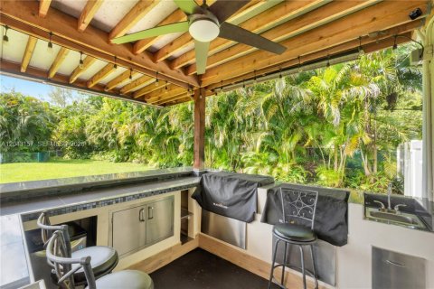 House in Plantation, Florida 4 bedrooms, 183.67 sq.m. № 2189987 - photo 23