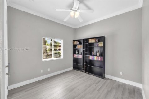 House in Plantation, Florida 4 bedrooms, 183.67 sq.m. № 2189987 - photo 21