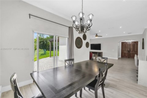 House in Plantation, Florida 4 bedrooms, 183.67 sq.m. № 2189987 - photo 7