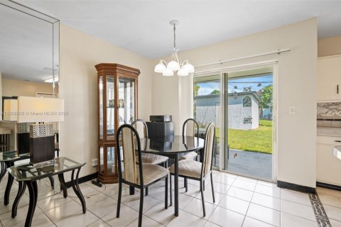 Купить виллу или дом в Холливуд, Флорида 3 спальни, 103.4м2, № 1964704 - фото 10