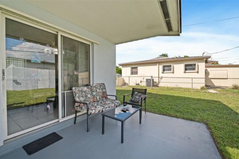 Купить виллу или дом в Холливуд, Флорида 3 спальни, 103.4м2, № 1964704 - фото 16