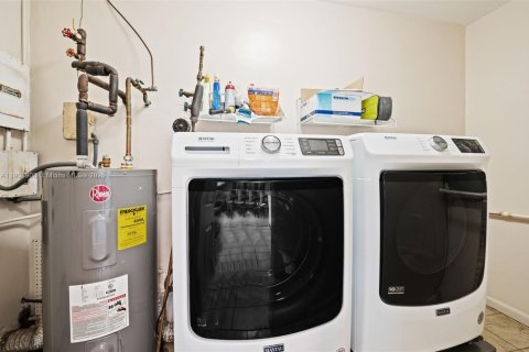 Купить виллу или дом в Холливуд, Флорида 3 спальни, 103.4м2, № 1964704 - фото 13