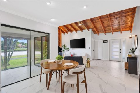 House in Boca Raton, Florida 2 bedrooms, 109.16 sq.m. № 1859208 - photo 14