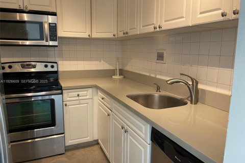 Copropriété à louer à Miami Beach, Floride: 1 chambre, 79.15 m2 № 1986523 - photo 3