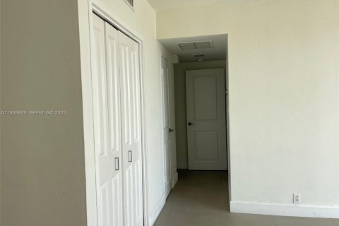 Copropriété à louer à Miami Beach, Floride: 1 chambre, 79.15 m2 № 1986523 - photo 5