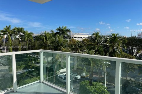 Copropriété à louer à Miami Beach, Floride: 1 chambre, 79.15 m2 № 1986523 - photo 2