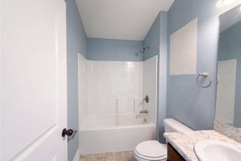 House in Tavares, Florida 4 bedrooms, 169.08 sq.m. № 2314297 - photo 16