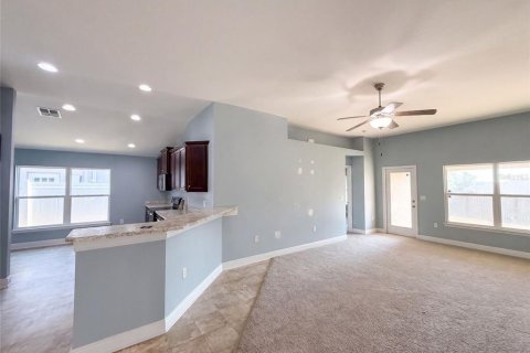 House in Tavares, Florida 4 bedrooms, 169.08 sq.m. № 2314297 - photo 3