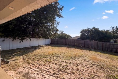 House in Tavares, Florida 4 bedrooms, 169.08 sq.m. № 2314297 - photo 25