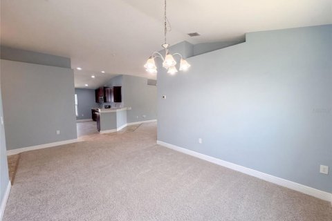 House in Tavares, Florida 4 bedrooms, 169.08 sq.m. № 2314297 - photo 7