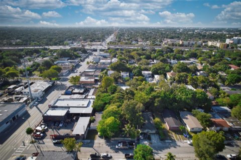 Commercial property in Miami, Florida № 1859747 - photo 3