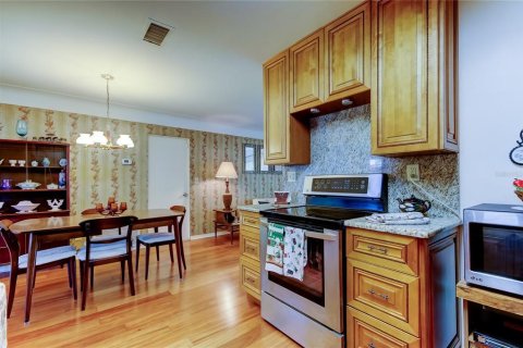 Купить виллу или дом в Сент-Питерсберг, Флорида 6 комнат, 127.65м2, № 1675207 - фото 13