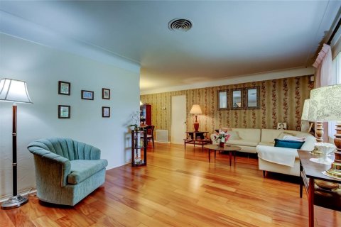 Купить виллу или дом в Сент-Питерсберг, Флорида 6 комнат, 127.65м2, № 1675207 - фото 6