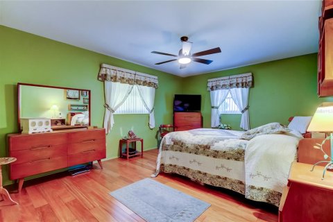 Купить виллу или дом в Сент-Питерсберг, Флорида 6 комнат, 127.65м2, № 1675207 - фото 19