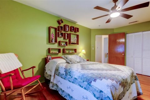 Купить виллу или дом в Сент-Питерсберг, Флорида 6 комнат, 127.65м2, № 1675207 - фото 22