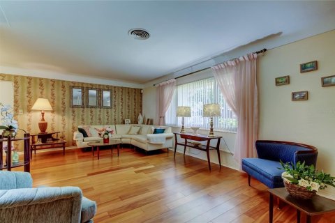 Купить виллу или дом в Сент-Питерсберг, Флорида 6 комнат, 127.65м2, № 1675207 - фото 5