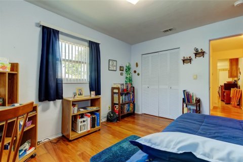 Купить виллу или дом в Сент-Питерсберг, Флорида 6 комнат, 127.65м2, № 1675207 - фото 26