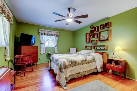 Купить виллу или дом в Сент-Питерсберг, Флорида 6 комнат, 127.65м2, № 1675207 - фото 21