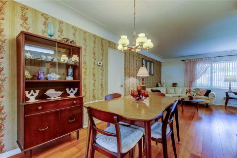 Купить виллу или дом в Сент-Питерсберг, Флорида 6 комнат, 127.65м2, № 1675207 - фото 9