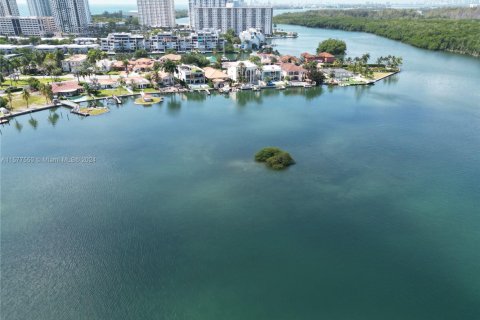 Condominio en venta en Sunny Isles Beach, Florida, 3 dormitorios, 158.4 m2 № 1981865 - foto 20