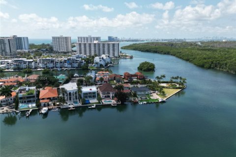 Condominio en venta en Sunny Isles Beach, Florida, 3 dormitorios, 158.4 m2 № 1981865 - foto 23