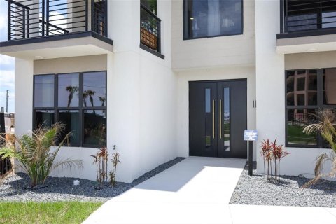 Condo in Ormond Beach, Florida, 3 bedrooms № 2229566 - photo 3