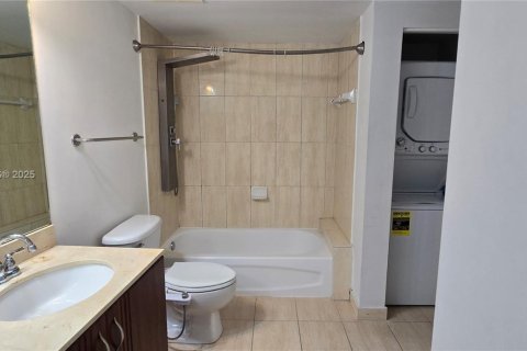 Condo in Miami, Florida, 1 bedroom № 1958634 - photo 20
