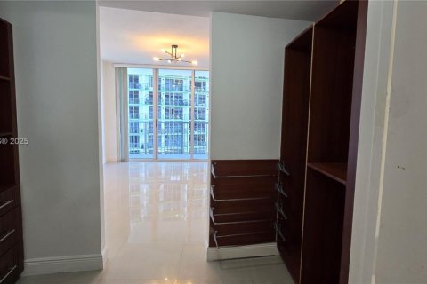 Condo in Miami, Florida, 1 bedroom № 1958634 - photo 18