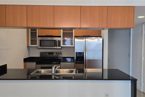 Condo in Miami, Florida, 1 bedroom № 1958634 - photo 9