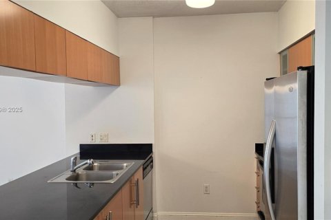 Condo in Miami, Florida, 1 bedroom № 1958634 - photo 23