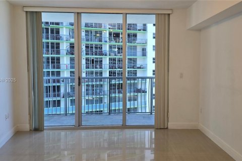 Condo in Miami, Florida, 1 bedroom № 1958634 - photo 14