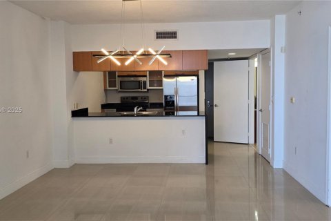Condo in Miami, Florida, 1 bedroom № 1958634 - photo 27
