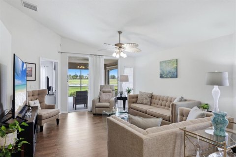 House in North Port, Florida 3 bedrooms, 137.22 sq.m. № 2155781 - photo 6