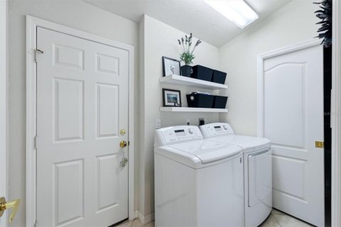 House in North Port, Florida 3 bedrooms, 137.22 sq.m. № 2155781 - photo 26