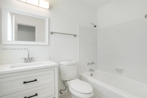 Купить коммерческую недвижимость в Форт-Лодердейл, Флорида 137.31м2, № 1944635 - фото 8