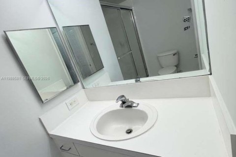 Condo in Miramar, Florida, 2 bedrooms  № 2050690 - photo 15