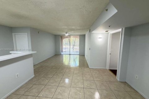 Condo in Miramar, Florida, 2 bedrooms  № 2050690 - photo 5