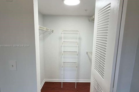 Condo in Miramar, Florida, 2 bedrooms  № 2050690 - photo 17