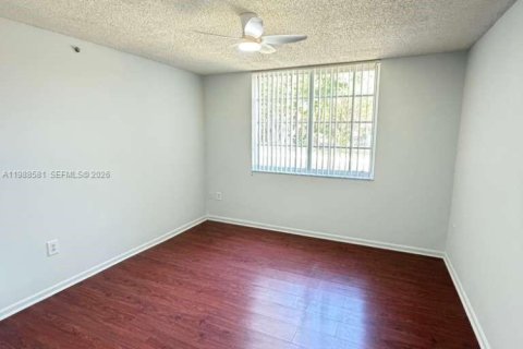 Condo in Miramar, Florida, 2 bedrooms  № 2050690 - photo 13