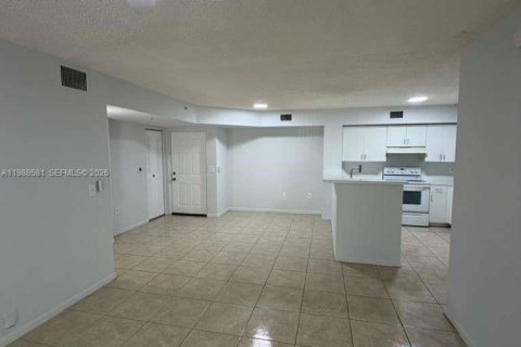 Condo in Miramar, Florida, 2 bedrooms  № 2050690 - photo 6