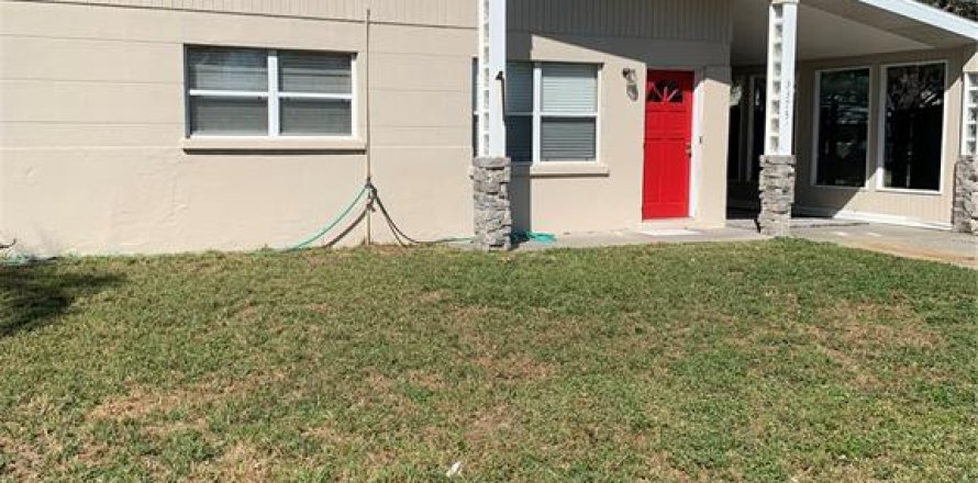 House in Sarasota, Florida 5 bedrooms, 221.85 sq.m. № 1422209