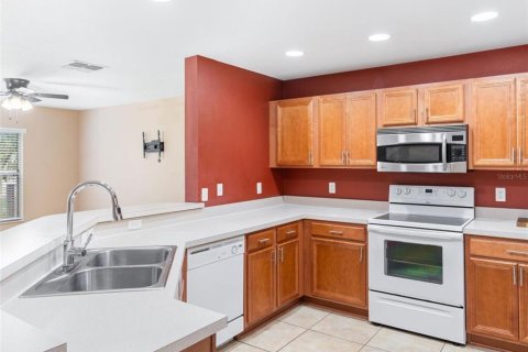 Townhouse in Tampa, Florida 2 bedrooms, 126.72 sq.m. № 1870856 - photo 4