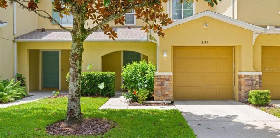 Townhouse in Tampa, Florida 2 bedrooms, 126.72 sq.m. № 1870856