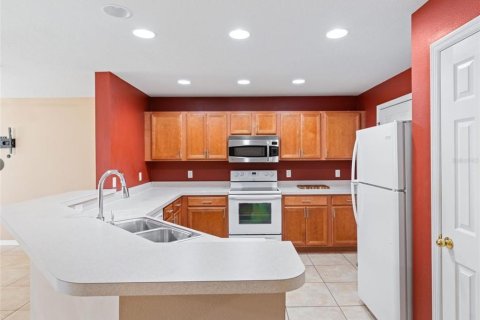 Townhouse in Tampa, Florida 2 bedrooms, 126.72 sq.m. № 1870856 - photo 3